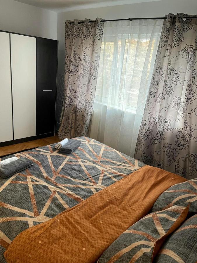 オラデアCarla'S Apartamentアパートメント エクステリア 写真