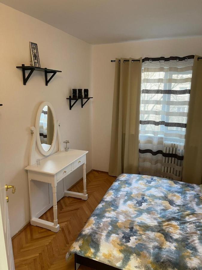 オラデアCarla'S Apartamentアパートメント エクステリア 写真